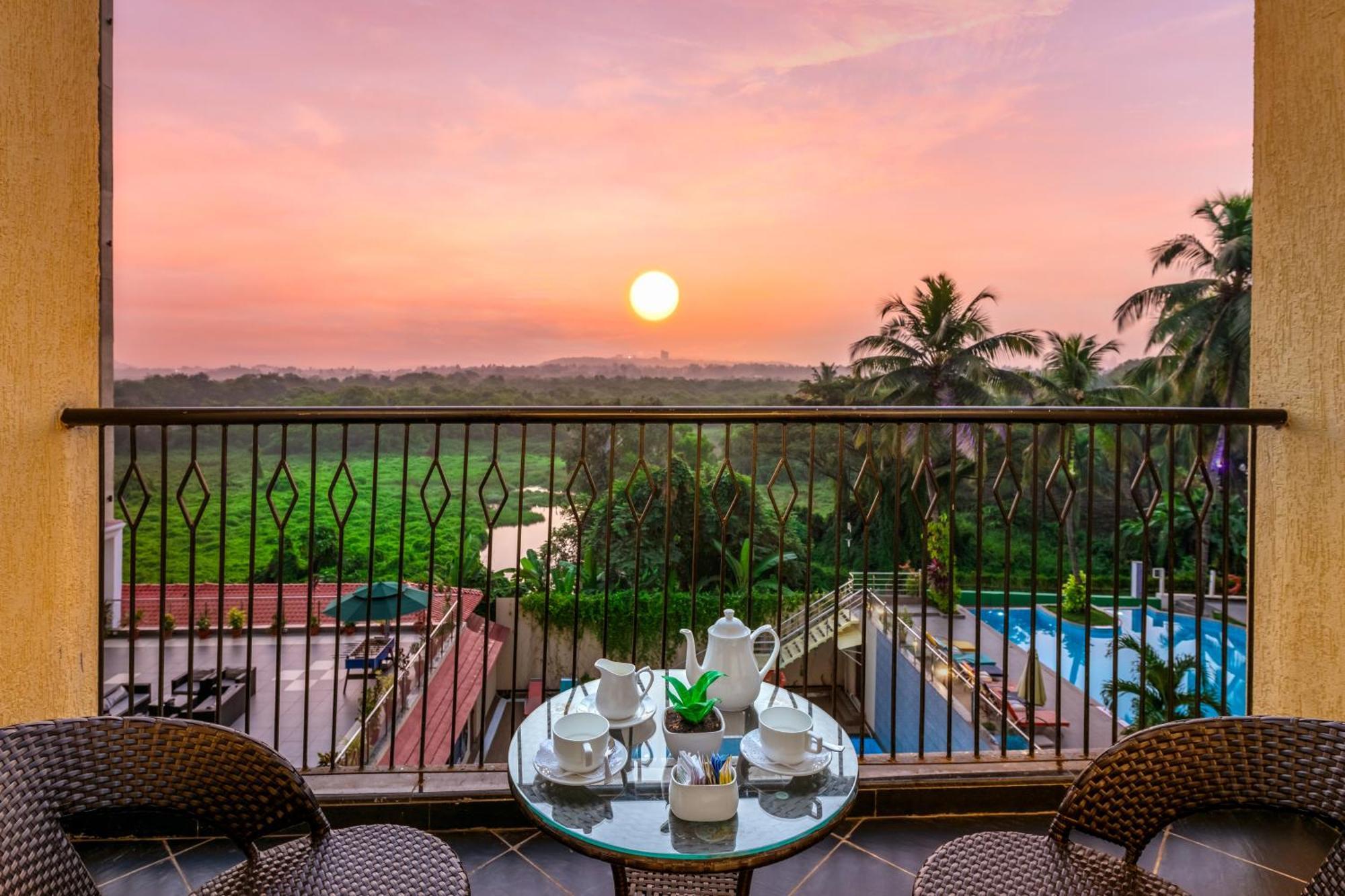 Golden Tulip Candolim, Goa Extérieur photo