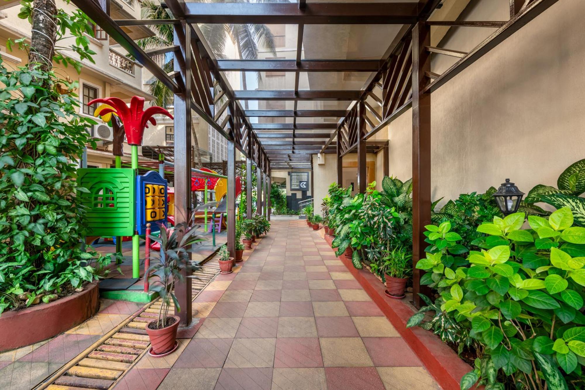 Golden Tulip Candolim, Goa Extérieur photo