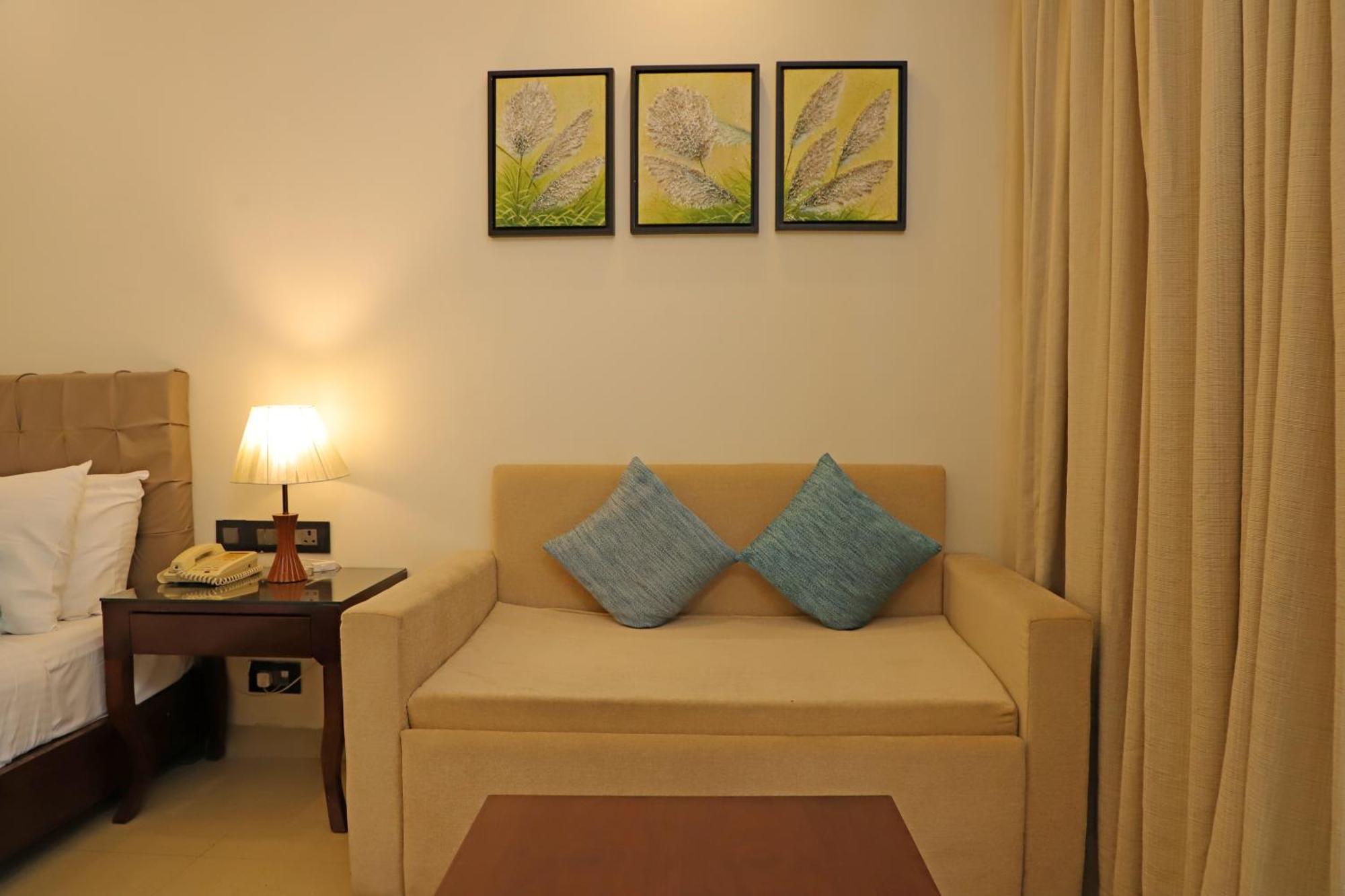 Golden Tulip Candolim, Goa Extérieur photo
