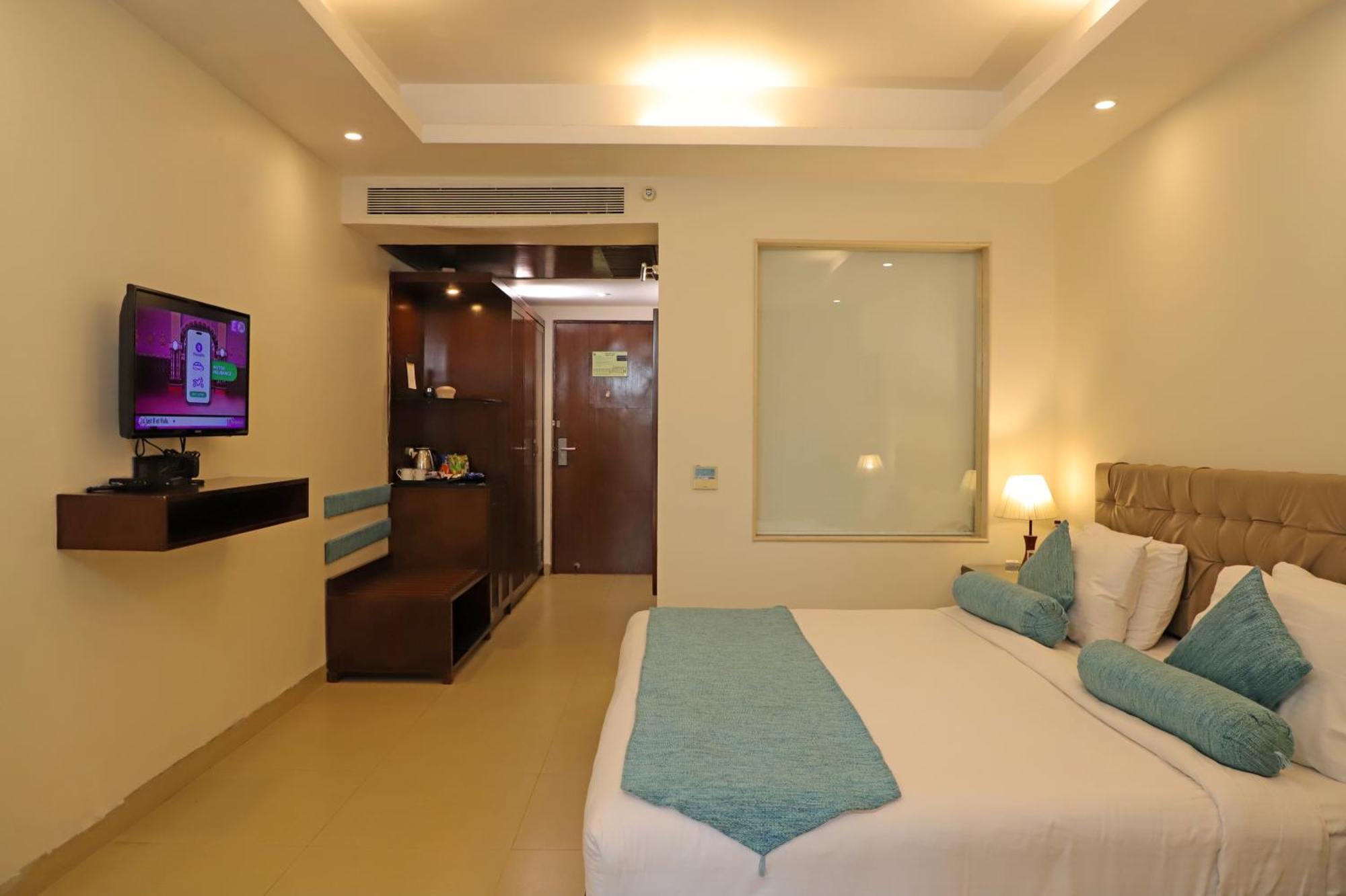 Golden Tulip Candolim, Goa Extérieur photo