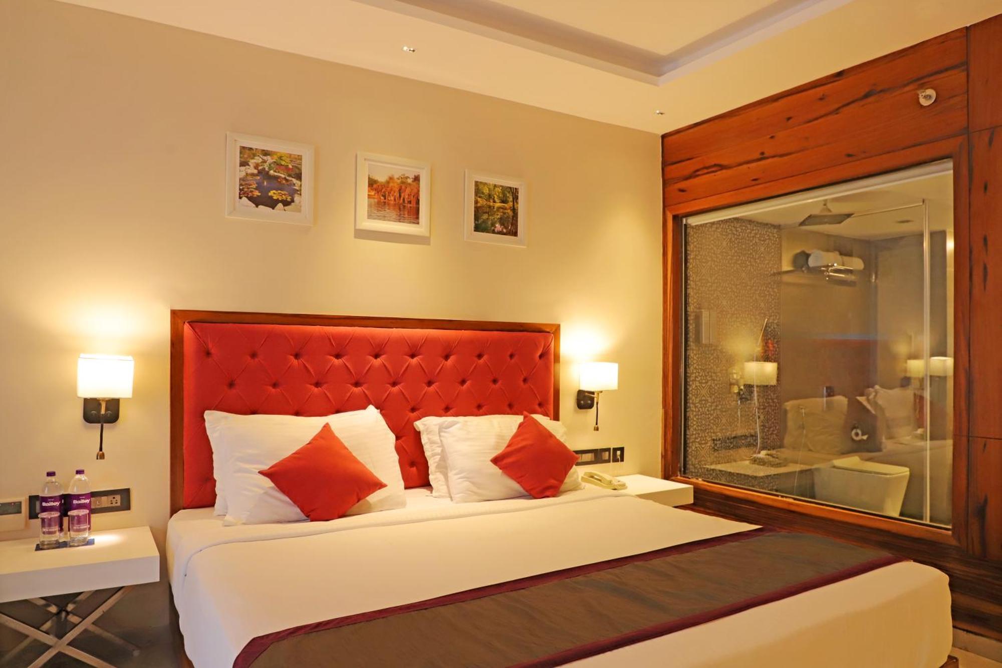 Golden Tulip Candolim, Goa Extérieur photo