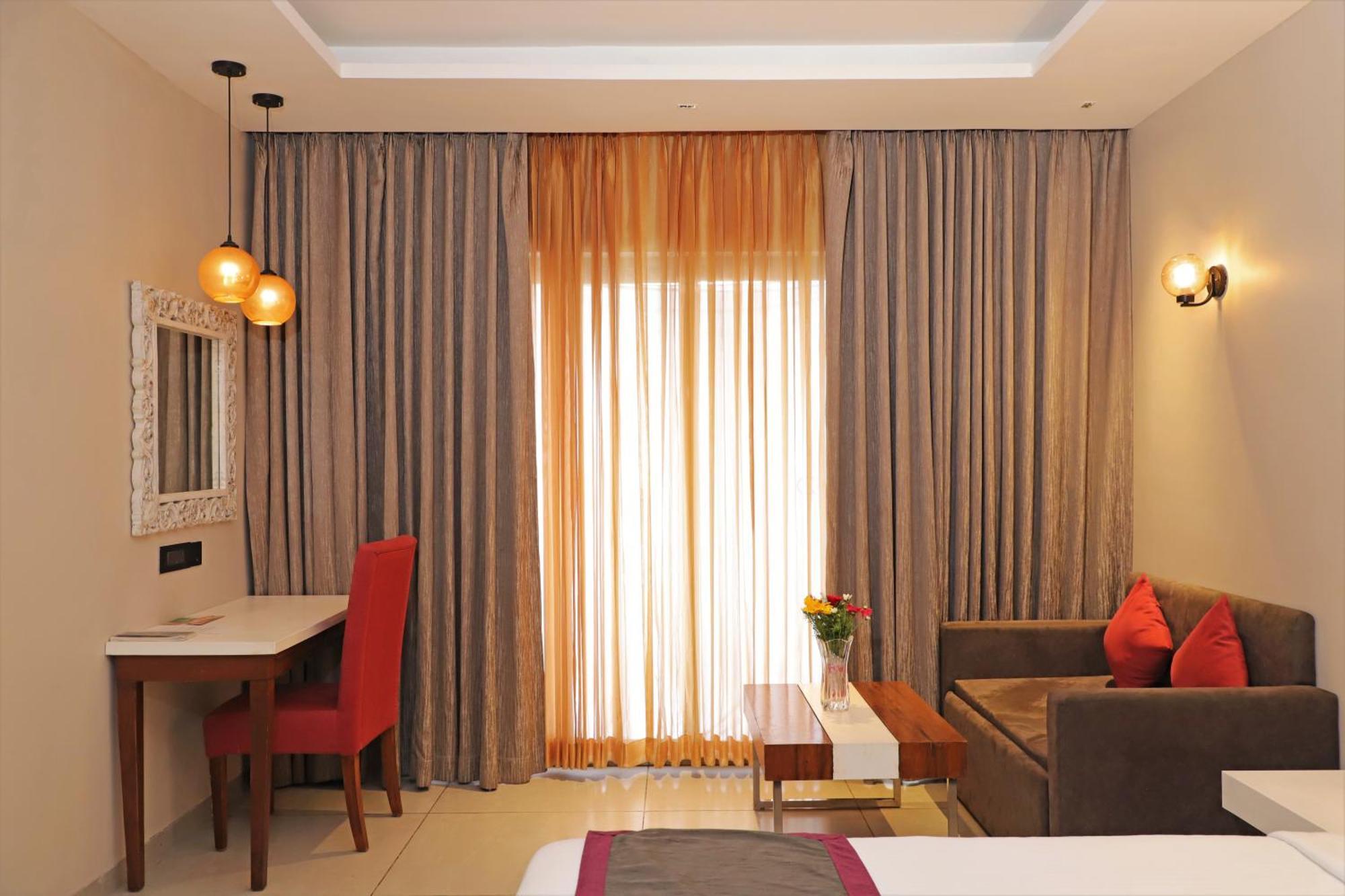 Golden Tulip Candolim, Goa Extérieur photo