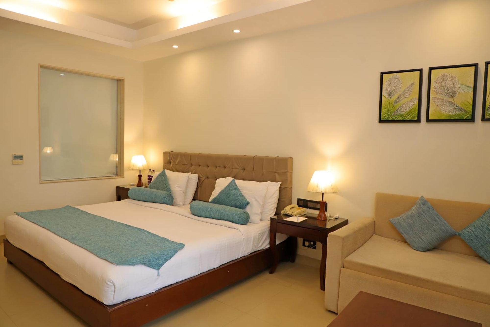 Golden Tulip Candolim, Goa Extérieur photo