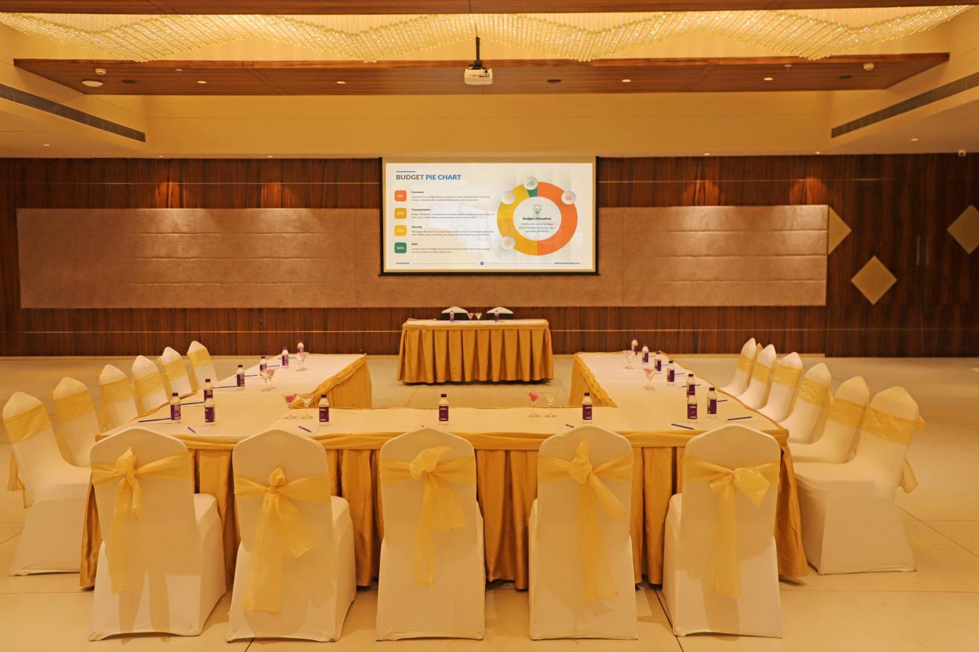 Golden Tulip Candolim, Goa Extérieur photo